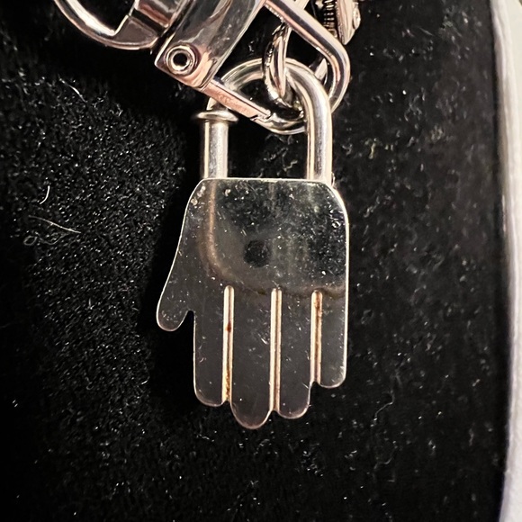 Authentic Hermes 2002 Annee Mediterrannee Cadena bag charm padlock in silver - Picture 4 of 7